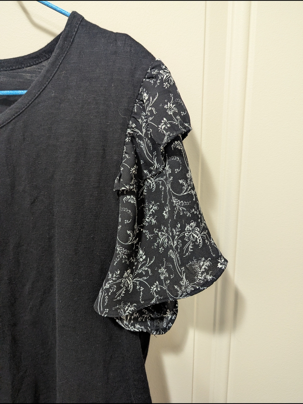 CeCe Black Short Sleeve Top with Patterned Ruffle Sleeves - Picture 2 of 4